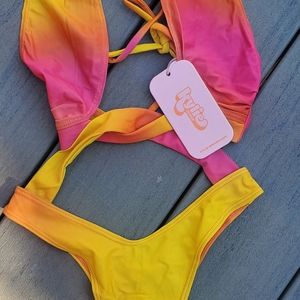 Kylie Jenner Swim Caicos Size Small Brand New